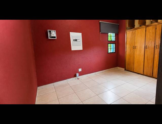 2 BEDROOM HOUSE FOR SALE IN FLORA PARK